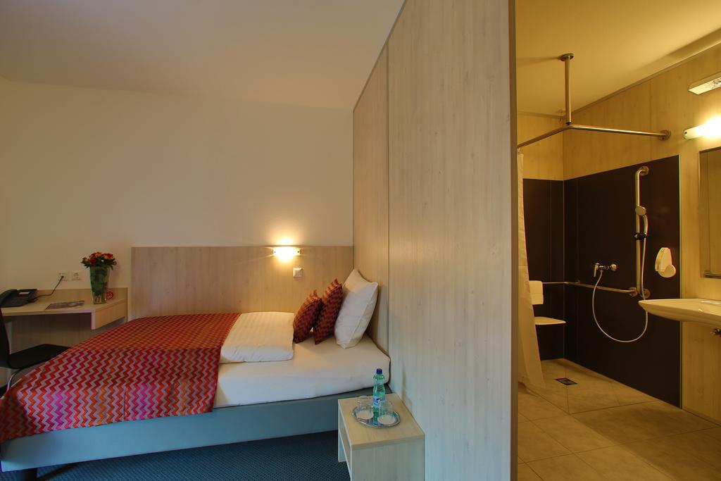 Best Sleep Hotel Spielberg Bei Knittelfeld Δωμάτιο φωτογραφία
